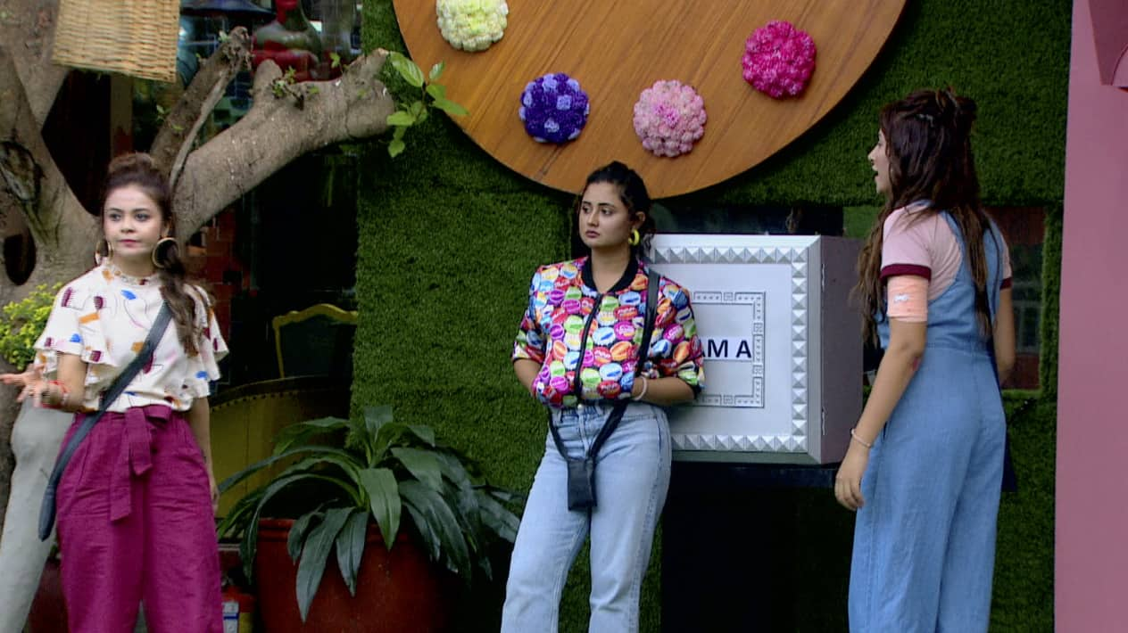 Bigg Boss 13, Day 15 written updates: Mahira and Rashami Desai nominated