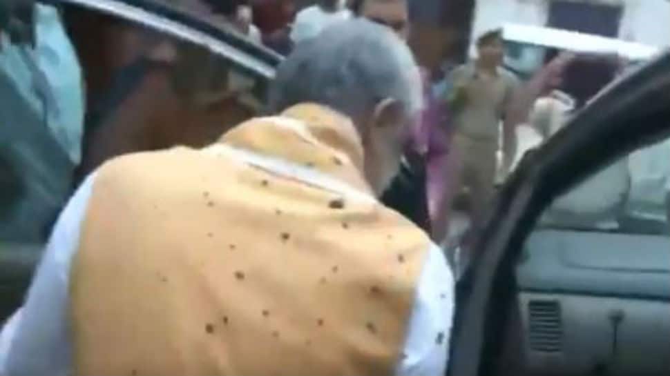Dengue patient&#039;s relative throws ink at Union Minister Ashwini Choubey outside Patna hospital