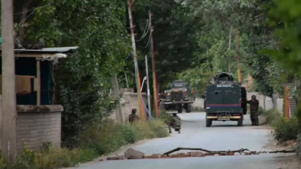 Encounter breaks out between security forces, terrorists in Jammu and Kashmir&#039;s Tral