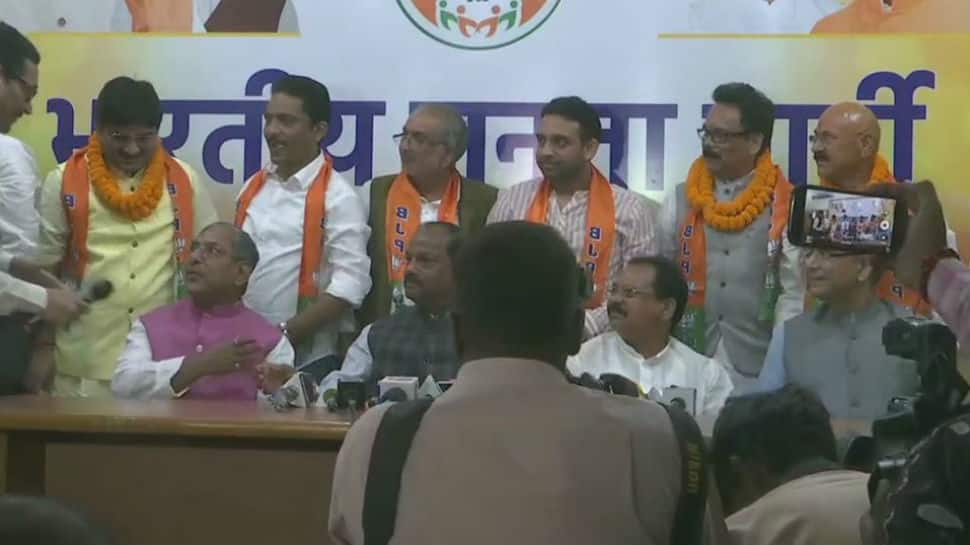 Congress, JMM MLAs, ex-bureaucrats join BJP in Jharkhand
