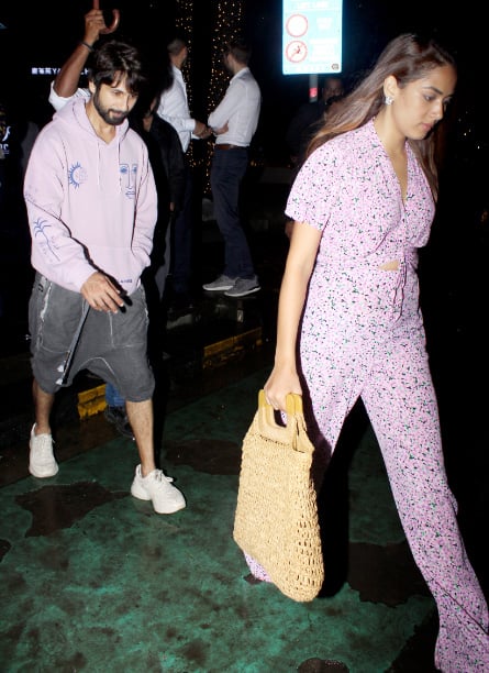 Shahid and Mira go twinning in pink