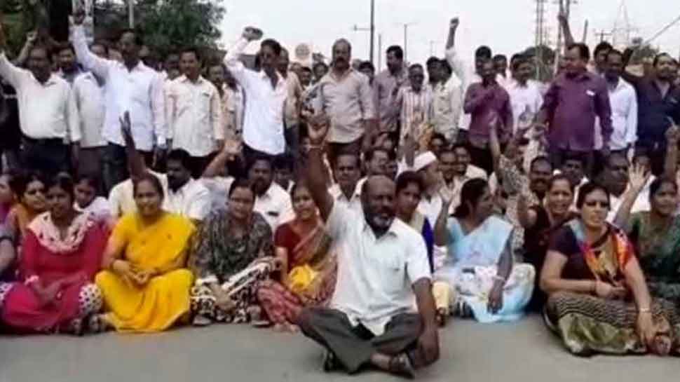 Telangana RTC  indefinite strike enters 25th day, court allows public meeting