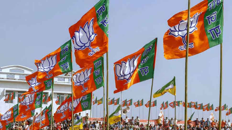 Telangana BJP condemns &#039;high-handedness&#039; of police officials against Karimnagar MP