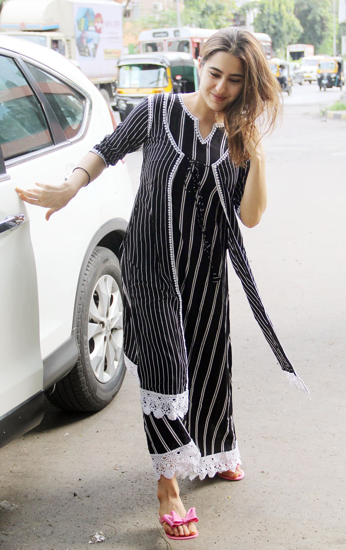 Sara Ali Khan steps out in Bandra