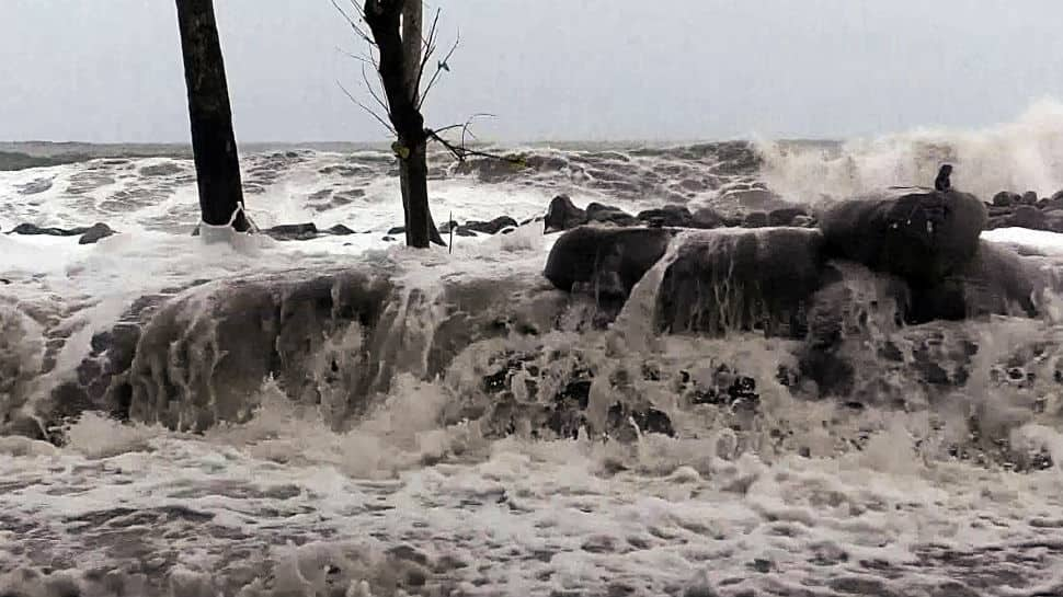 IMD issues wraning of cyclone &#039;Bulbul&#039; over Bay of Bengal