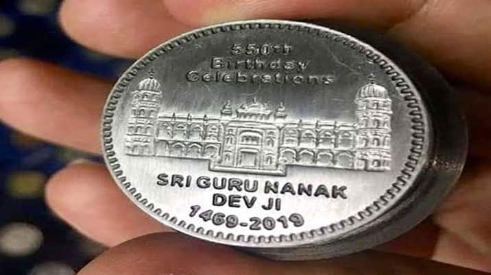 Commemorative gold, silver coins on 550th Parkash Purab big hit with devotees in Punjab