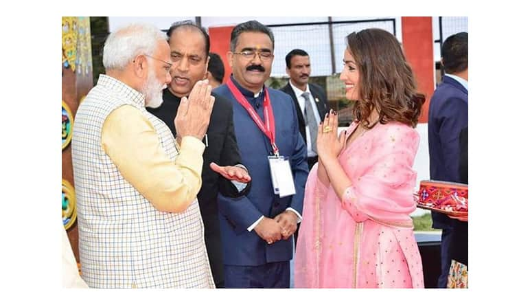 PM Modi receives warm welcome from Yami Gautam at Rising Himachal Global Investors&#039; Meet 2019