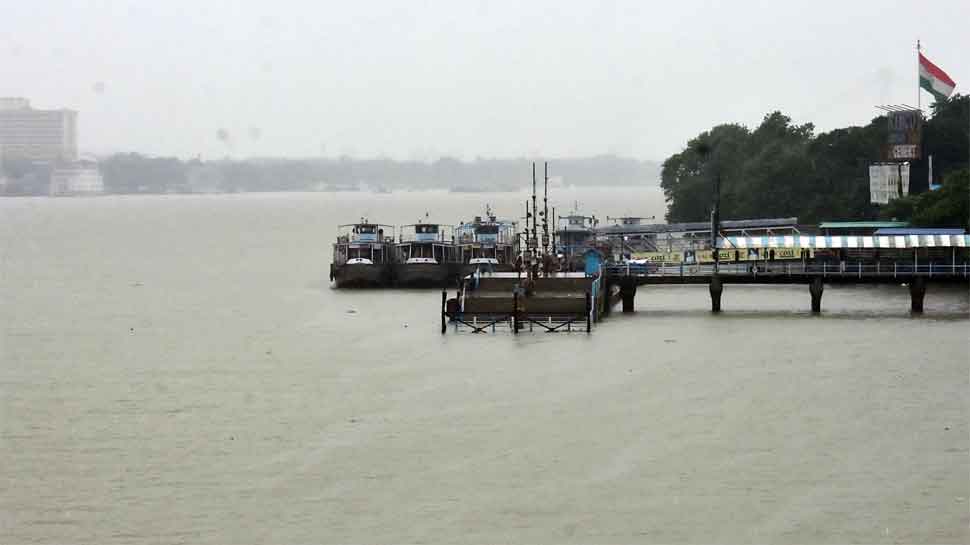Cyclone Bulbul: West Bengal, Odisha to receive heavy rainfall in the next 24 hours; Naval ships standby for rescue operation