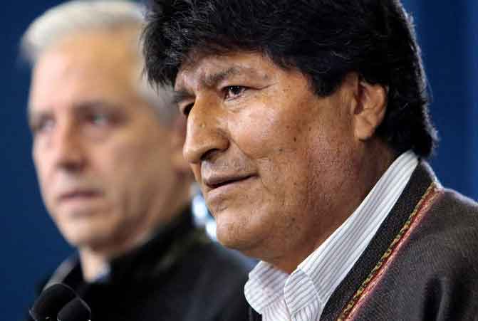 How did Bolivia end up in democratic crisis?