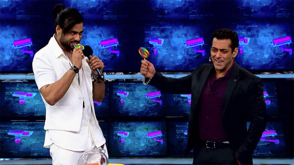 Bigg Boss 13 Hindustani Bhau Taunts Vishal Aditya Singh For Making A Wrong Statement Against Him Times Of India