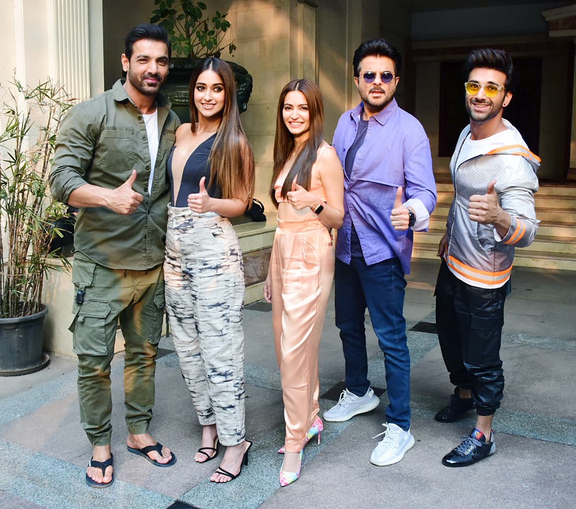 'Pagalpanti'  team promoting the film