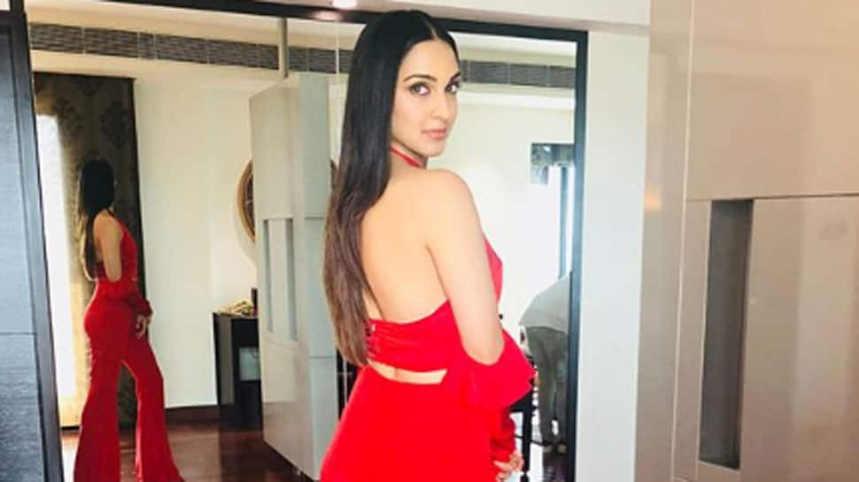 Kiara Advani sizzles in a golden thigh-high slit evening gown—Photos