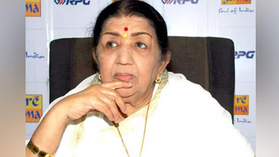 Lata Mangeshkar&#039;s health shows signs of improvement