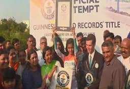 Hubballi girl becomes world&#039;s fastest blindfold skater, enters Guinness World Records Book 