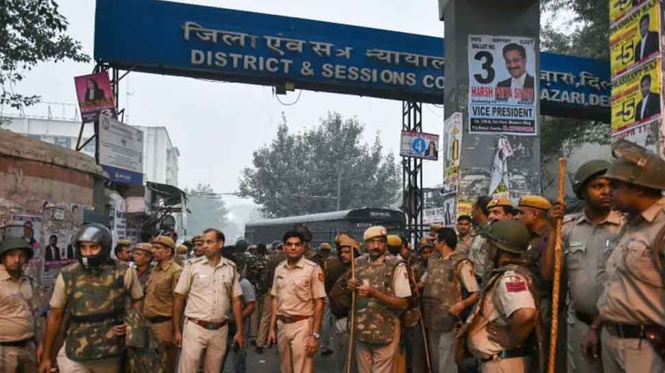 Tis Hazari court clashes: Delhi HC grants Interim protection to 2 suspended policemen