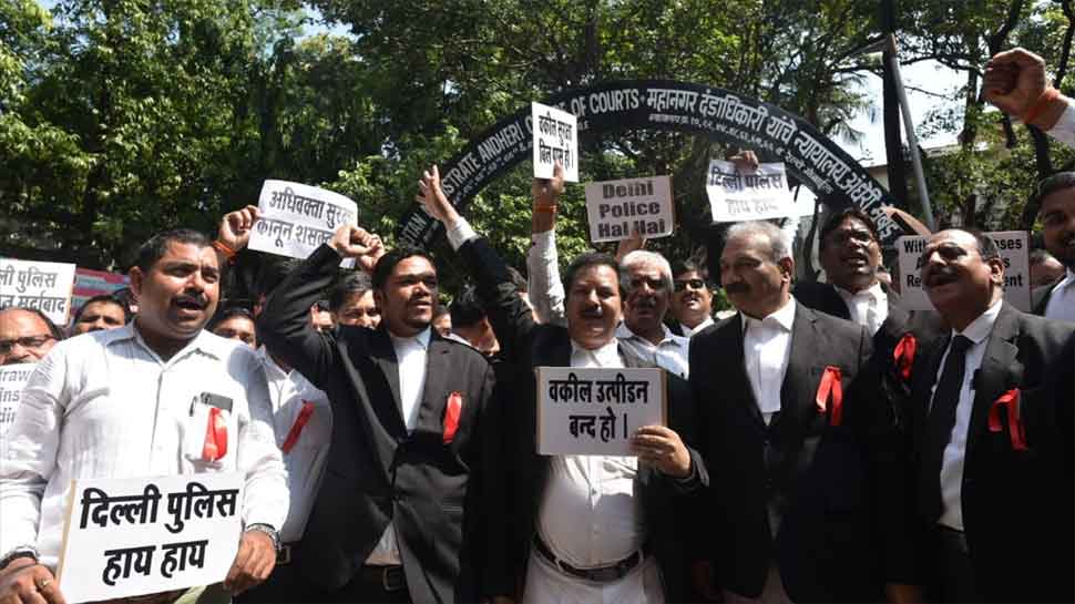 Tis Hazari clashes: Delhi lawyers call off strike till December 23