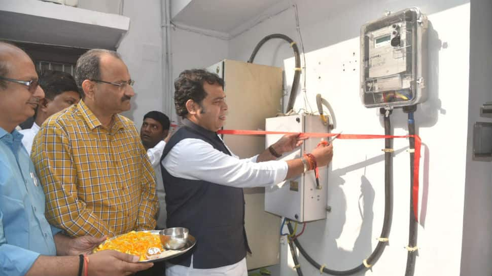 UP minister sets example, installs prepaid electricity meter at home