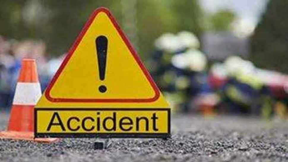 Five killed as tourist bus en route to Delhi overturns in UP&#039;s Deoria