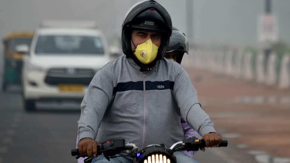 Delhi, brace up! Smog likely to envelop city on Wednesday, air quality to deteriorate to &#039;severe&#039; category