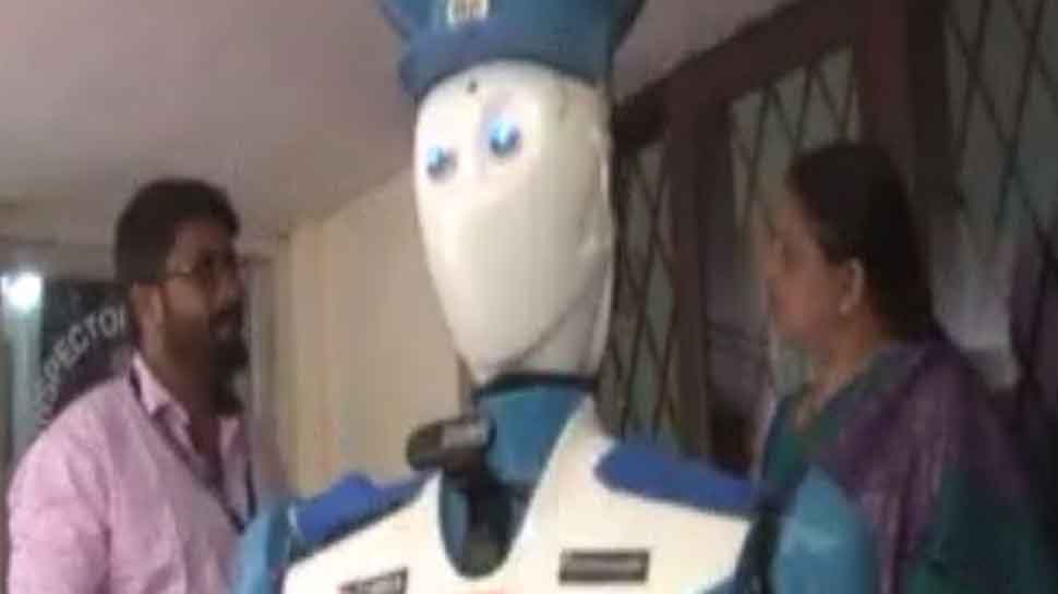 Visakhapatnam police launches India&#039;s first Robot - CYBIRA