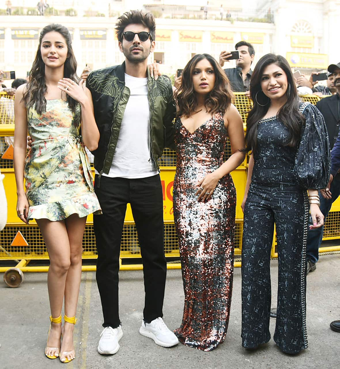 Singer Tulsi Kumar with star cast of Pati Patni Aur Woh