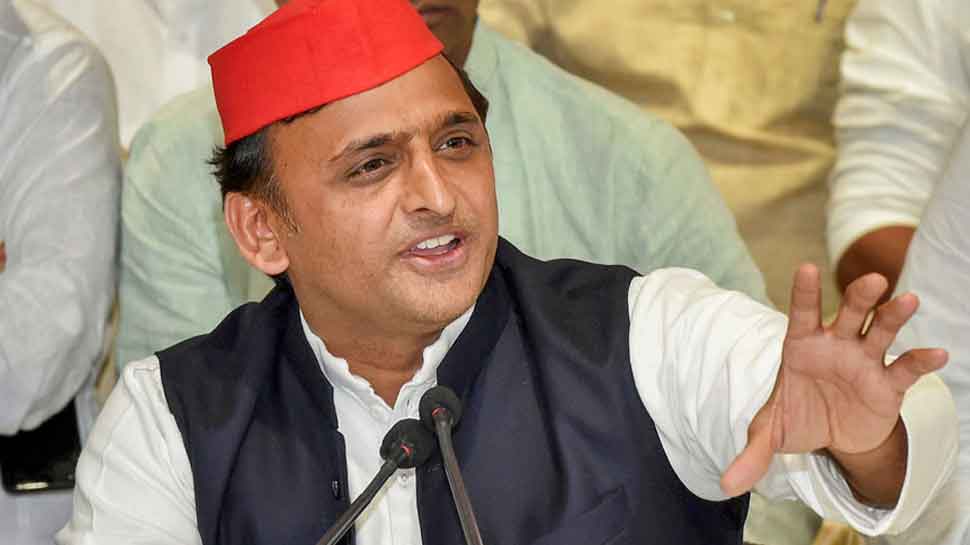 Jiska governor uski sarkar, says Samajawadi Party&#039;s Akhilesh Yadav on Maharashtra power tussle