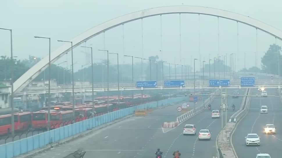 Delhi pollution: Air Quality Index docks at &#039;Poor&#039; category, to deteriorate slightly in next two days