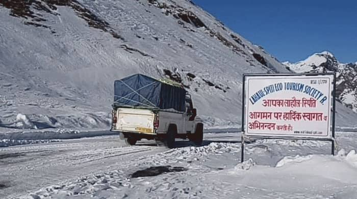 Himachal Pradesh: Rohtang Pass receives fresh snowfall