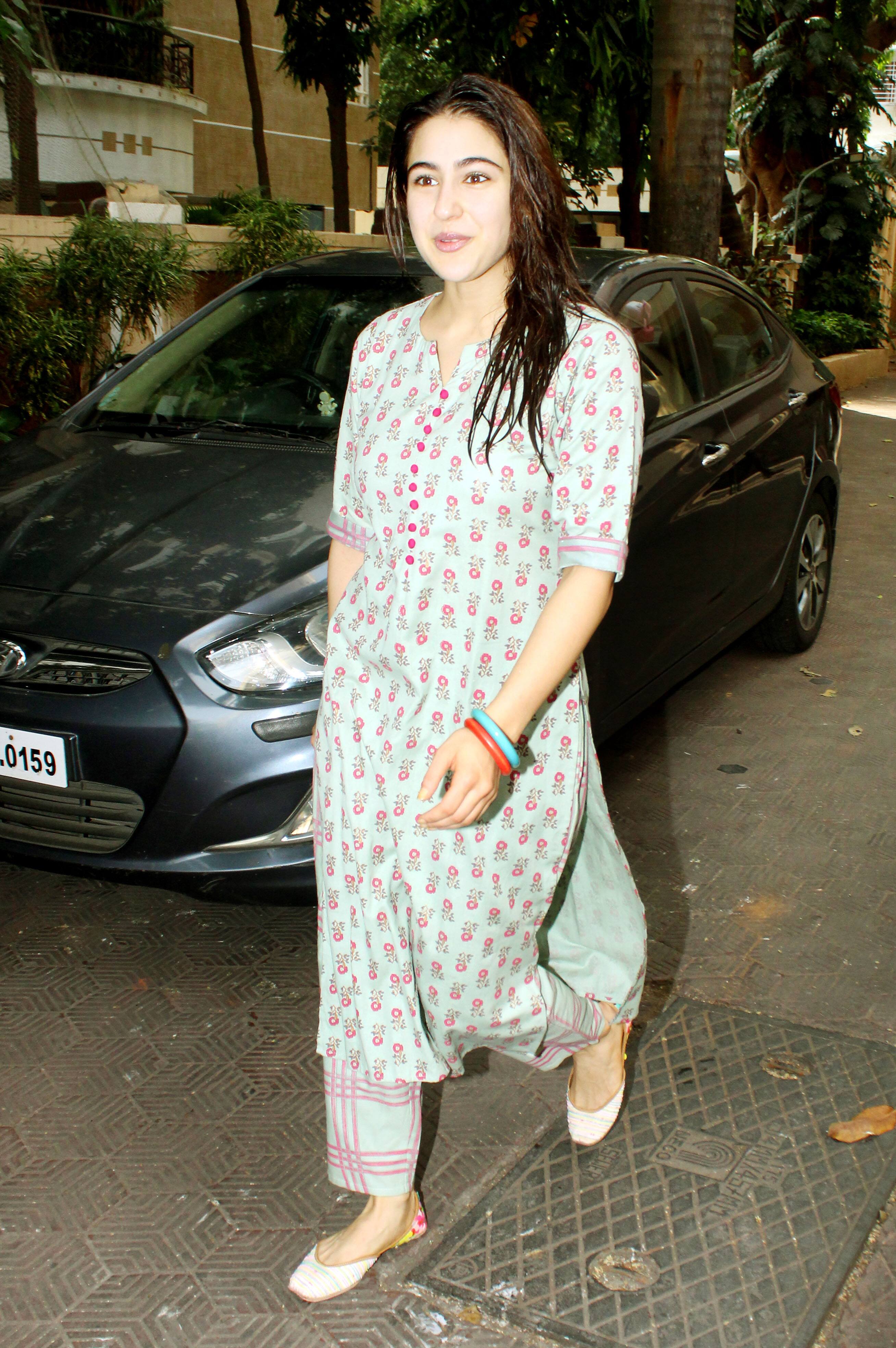 Sara Ali Khan spotted in Mumbai