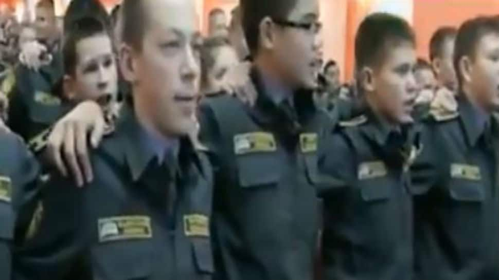 Watch: Russian military cadets sing Mohammad Rafi&#039;s &#039;Aye Watan&#039;, viral video wins Twitter 