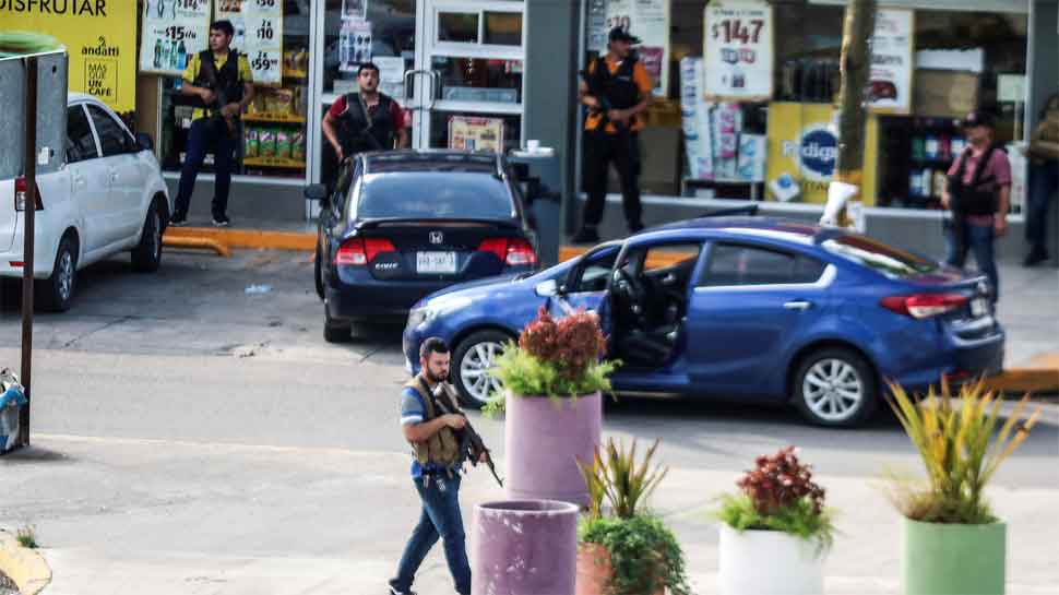 10 suspected cartel gunmen, 2 cops killed during gunfight in northern Mexico town