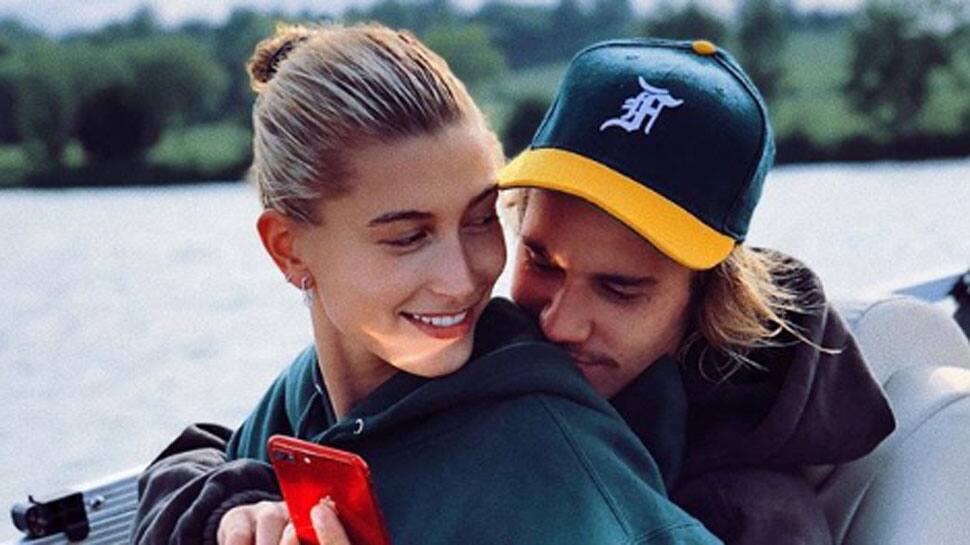 Hailey Baldwin, Justin Bieber&#039;s puppy destroys Christmas tree