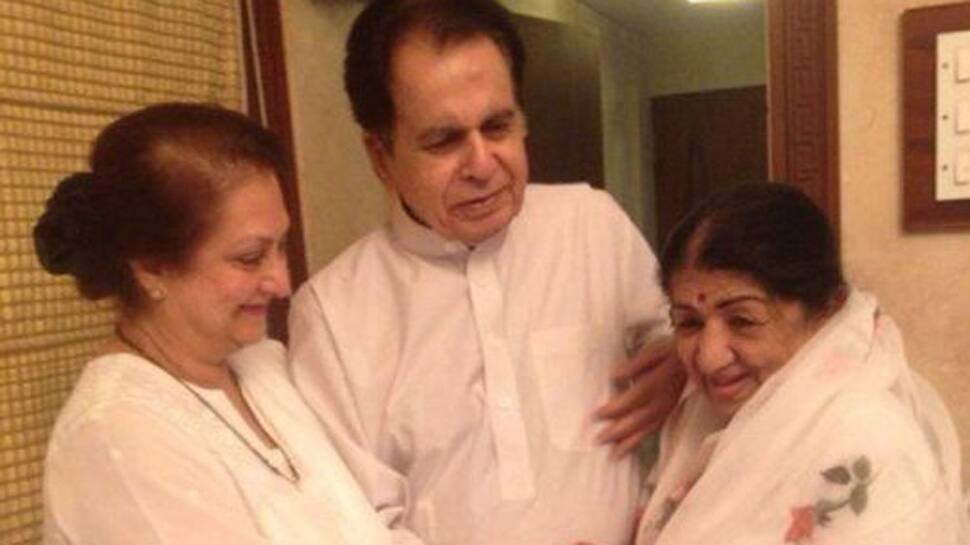 Lata Mangeshkar back home, &#039;overjoyed&#039; Dilip Kumar tweets on hearing good news