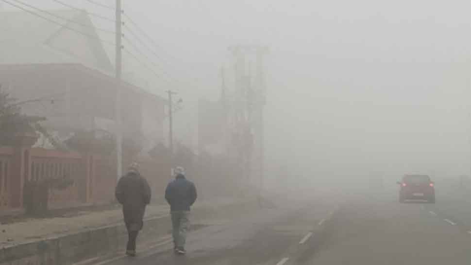 Schools shut, flight operations remain suspended due to heavy fog in Kashmir