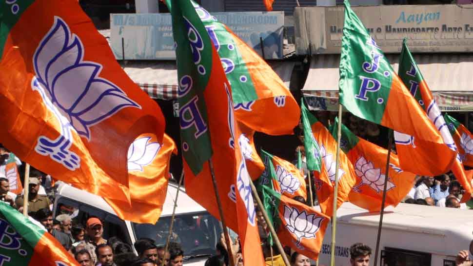 BJP workers attacked with iron rods, bottles by miscreants in Kolkata