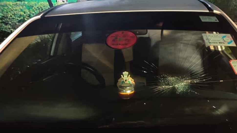 Amid fee hike protest, JNU vice-chancellor&#039;s car attacked by students