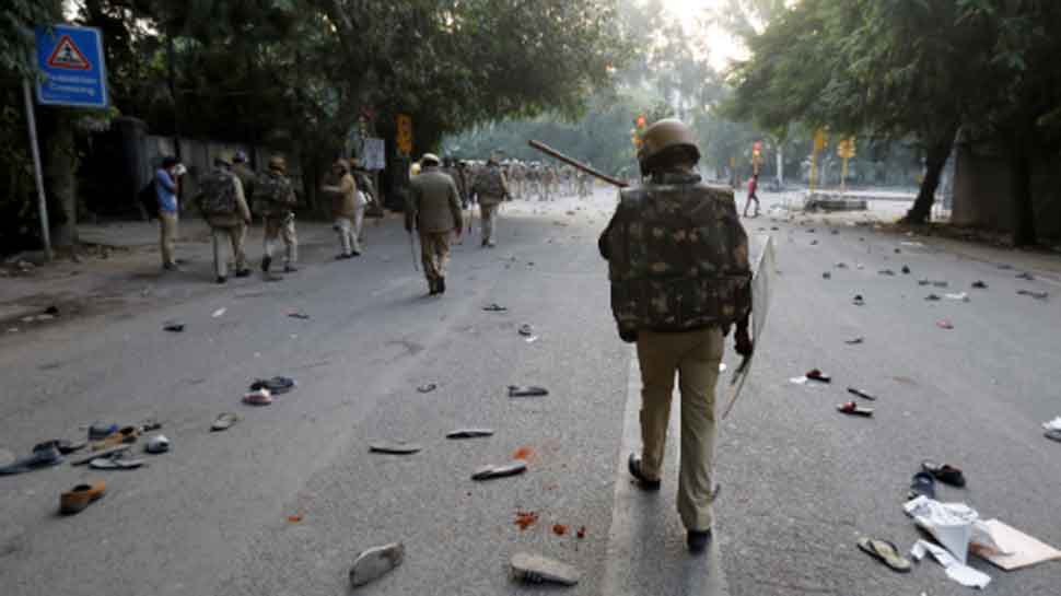 Anti-CAA protests in Delhi&#039;s Jamia Nagar lead to massive traffic jam, disrupt metro services