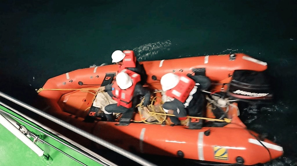 Gujarat: Six fishermen rescued from flooded boat off Porbandar coast