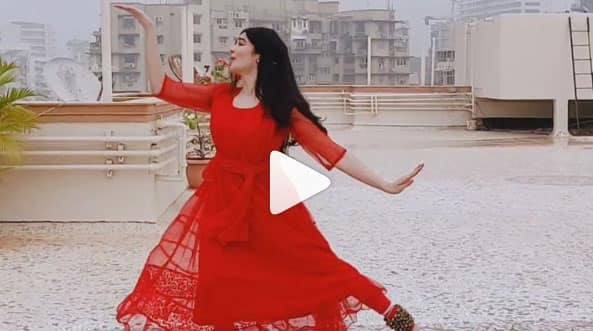 Adah Sharma performs Kathak on Jingle Bells Christmas carol, video goes viral—Watch