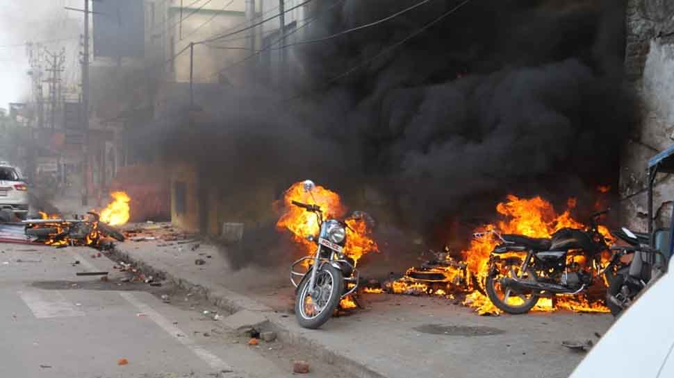 Uttar Pradesh govt to seize property of 373 protesters for arson during anti-Citizenship Act protests; 213 FIRs registered till now
