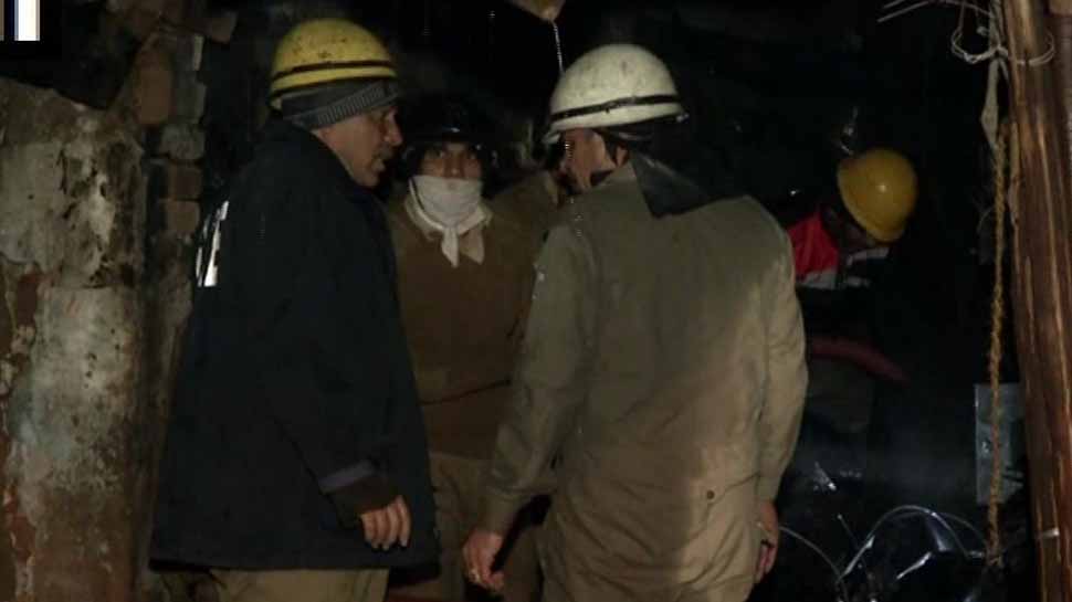 Fire breaks out in Delhi&#039;s Maharani Bagh area 