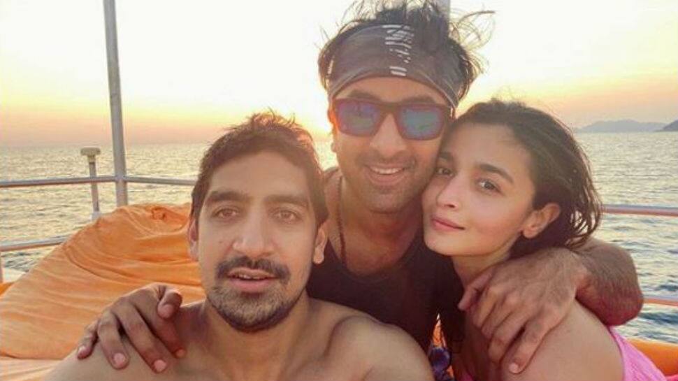 &#039;Good girl&#039; Alia Bhatt poses with &#039;best boys&#039; Ranbir Kapoor and Ayan Mukerji in pic going viral 