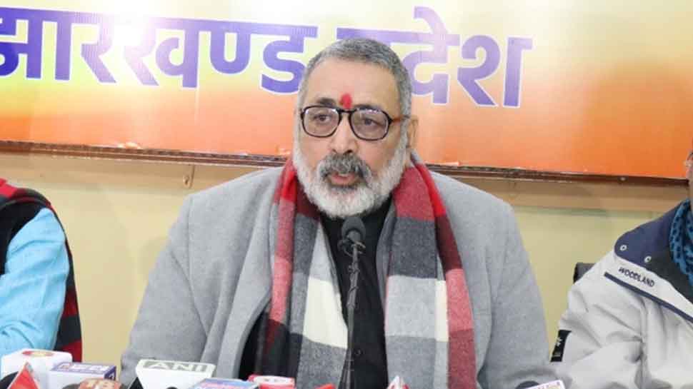 Giriraj Singh rakes up &#039;sanskar&#039; again, says Indians educated in missionary schools eat beef abroad