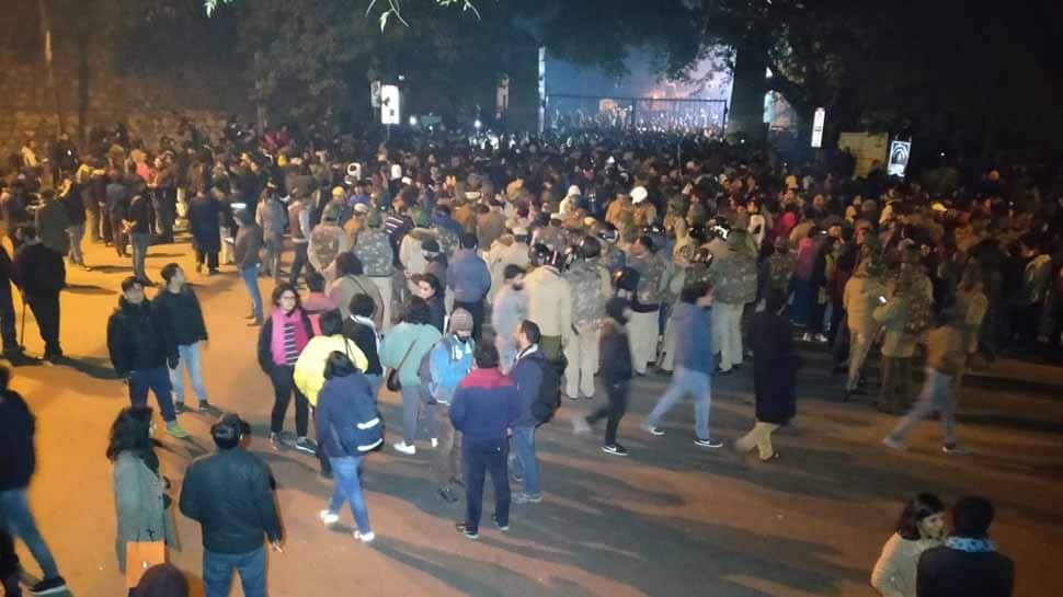 JNU administration condemns violence in campus; MHRD Secretary to meet top varsity officials today