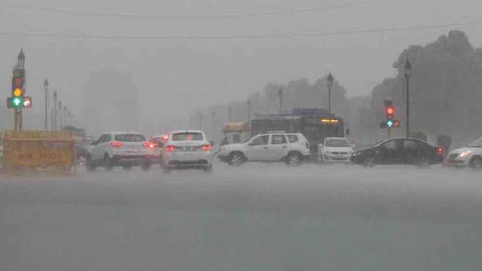 Rainfall in parts of Delhi, temperature likely to dip in coming days