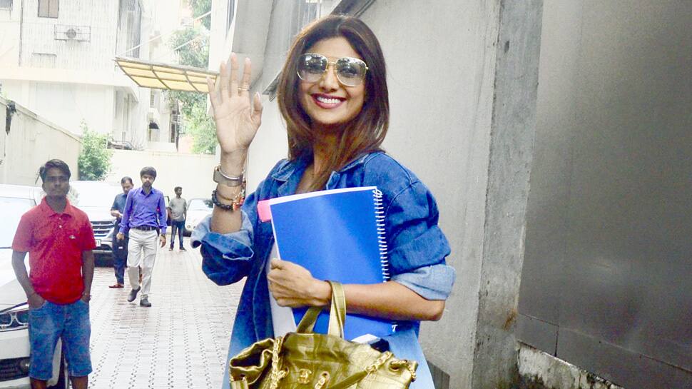 Shilpa Shetty begins New Year fitness with Mayurasana