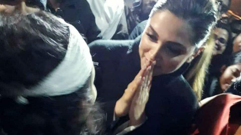 &#039;Respect&#039;, &#039;Boycott Chhapaak&#039;: Twitter is divided over Deepika Padukone&#039;s visit to JNU