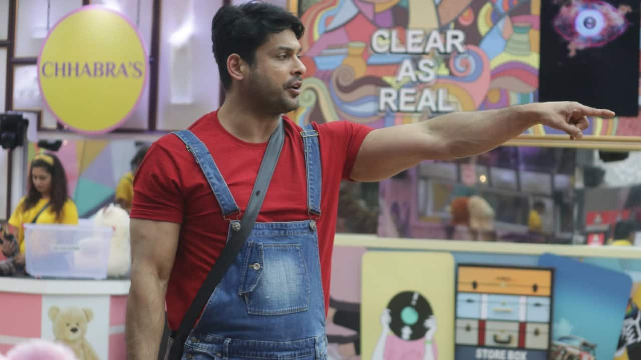 Bigg Boss 13: Sidharth Shukla spots &#039;love bite&#039; on Mahira&#039;s neck