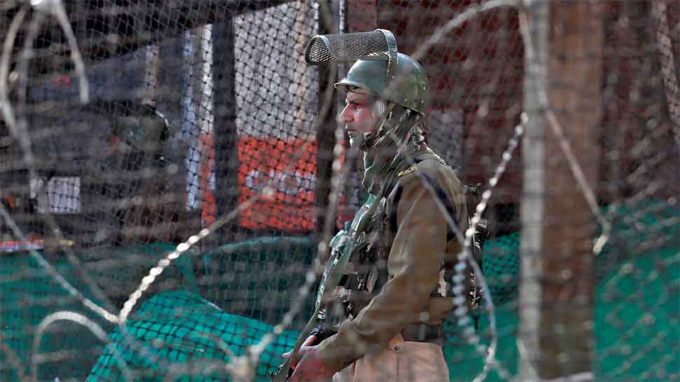 Supreme Court orders restoration of internet in Kashmir; asks J&amp;K govt to review restrictions within 7 days