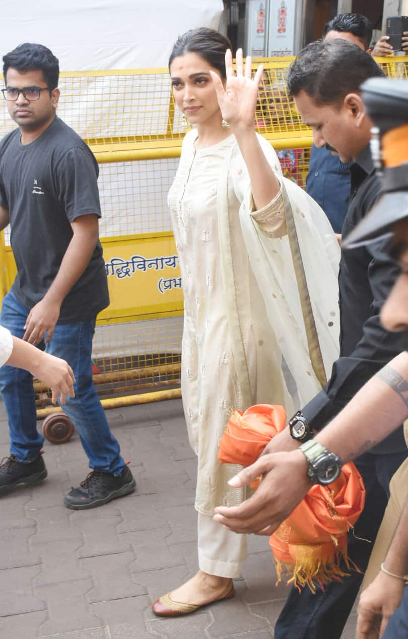 Deepika at Siddhivinayak Temple